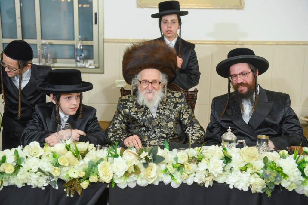 גלריה: שמחת בר המצווה לנכד האדמו"ר מזלאטשוב