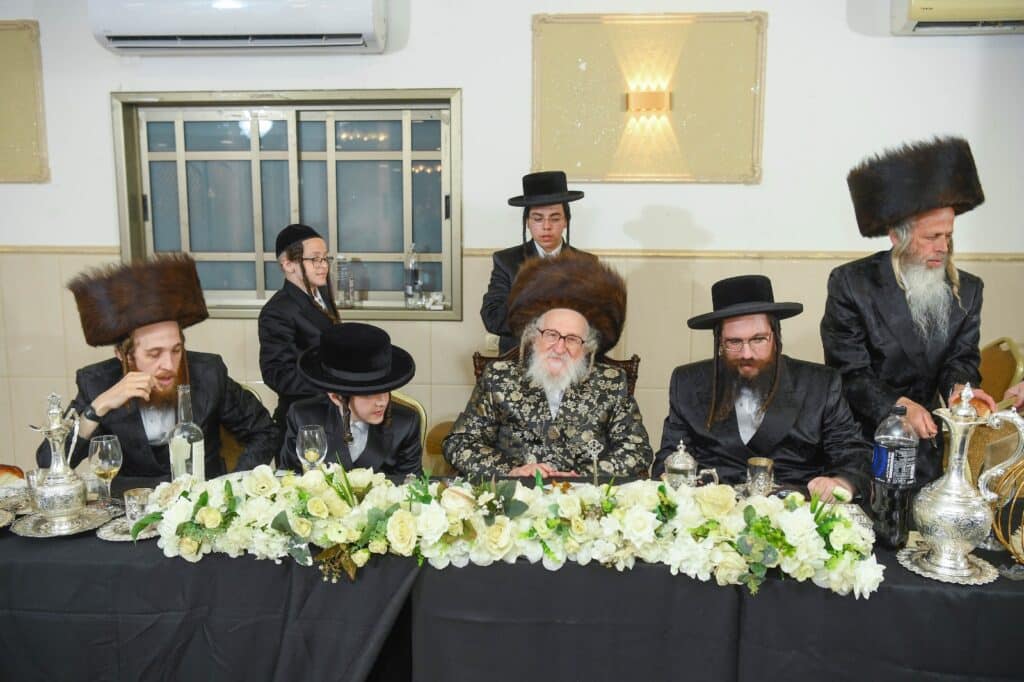 גלריה: שמחת בר המצווה לנכד האדמו"ר מזלאטשוב