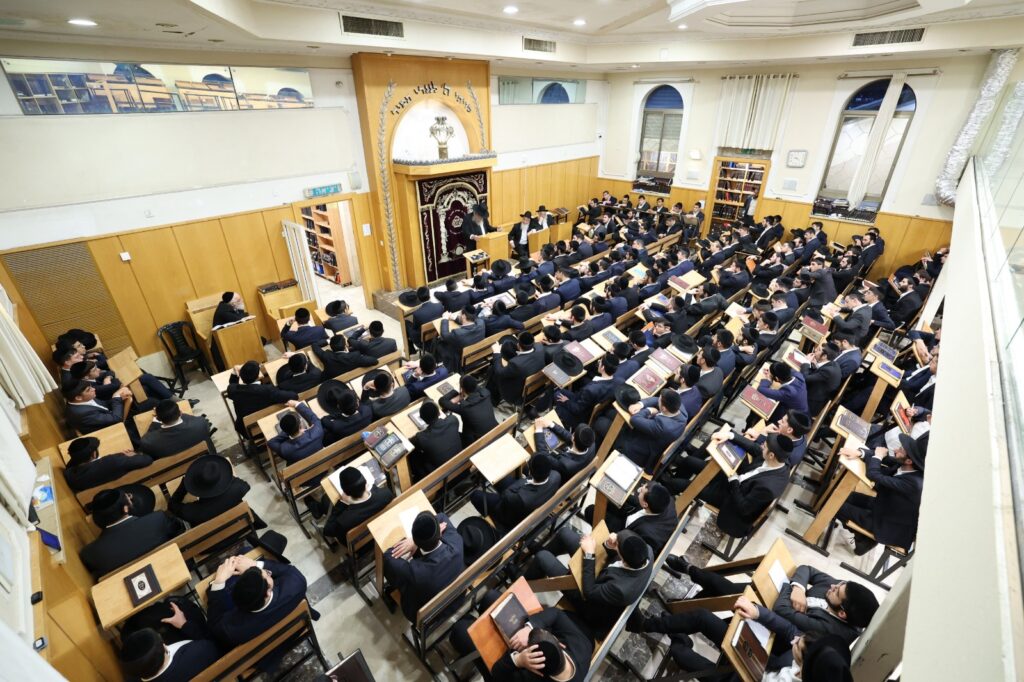 לקראת מתן תורה: חבר המועצת חיזק את בחורי הישיבה