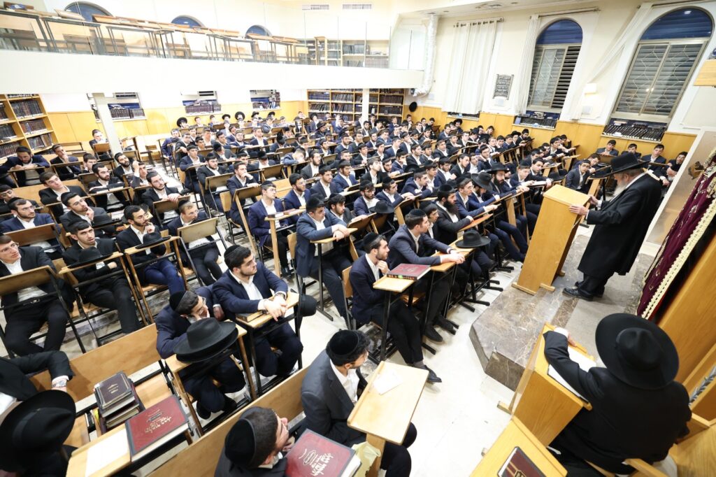 לקראת מתן תורה: חבר המועצת חיזק את בחורי הישיבה