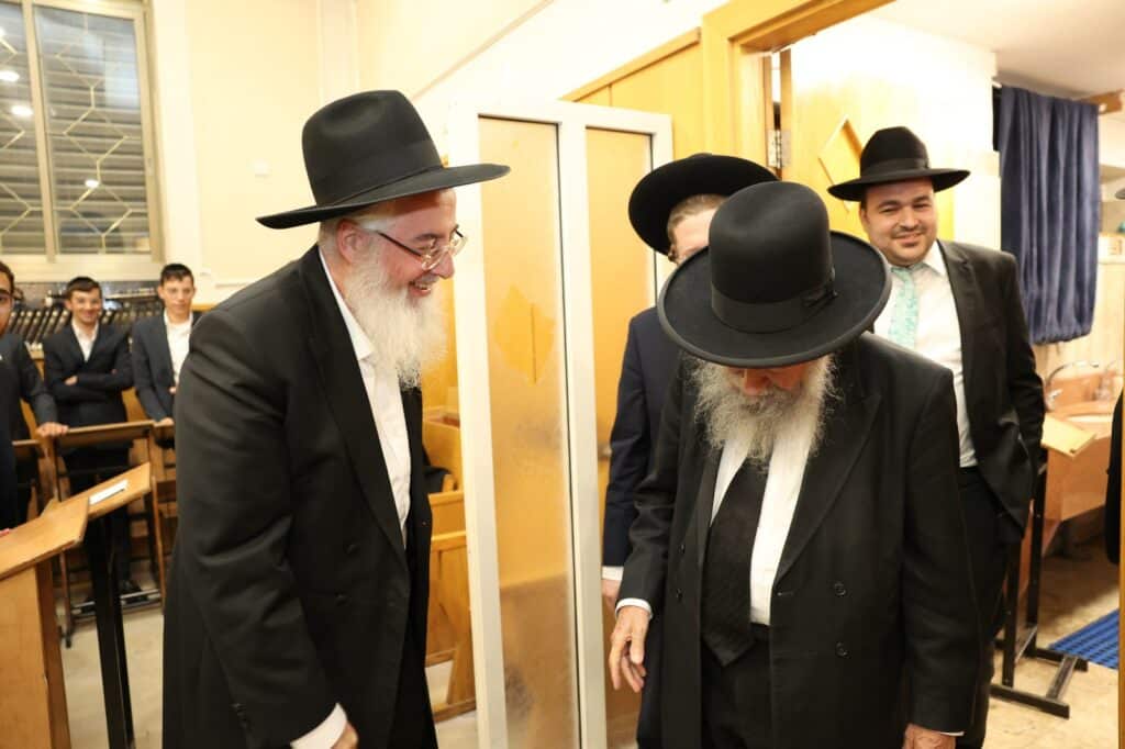 לקראת מתן תורה: חבר המועצת חיזק את בחורי הישיבה