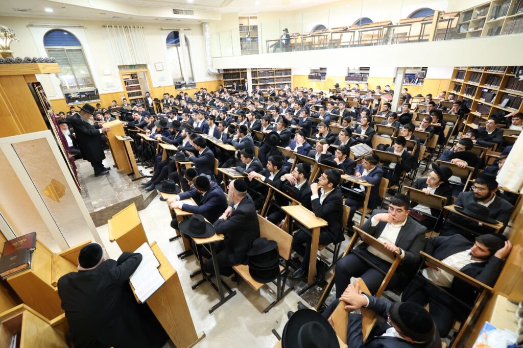 לקראת מתן תורה: חבר המועצת חיזק את בחורי הישיבה