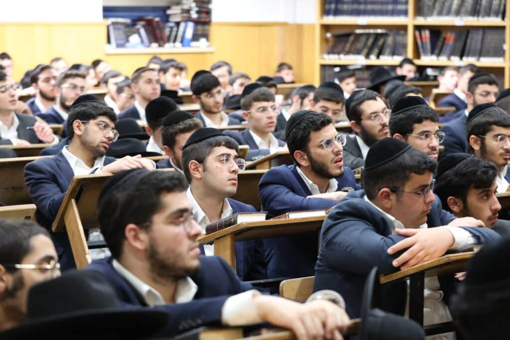 לקראת מתן תורה: חבר המועצת חיזק את בחורי הישיבה