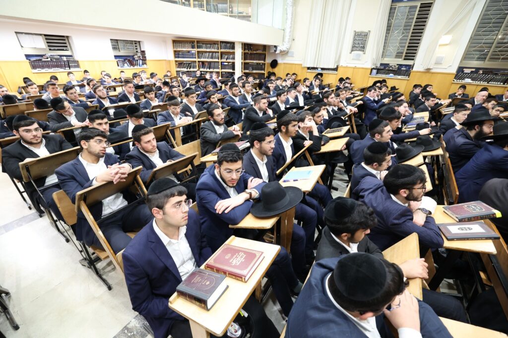 לקראת מתן תורה: חבר המועצת חיזק את בחורי הישיבה