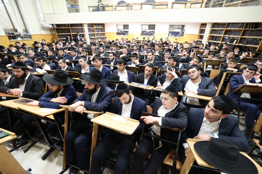 לקראת מתן תורה: חבר המועצת חיזק את בחורי הישיבה