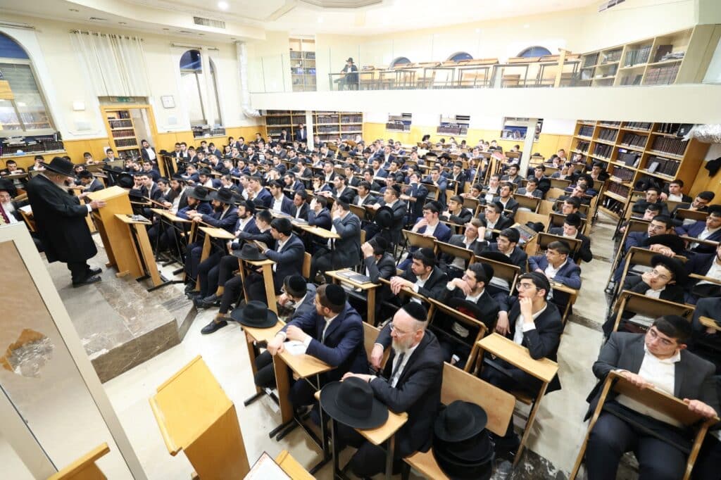 לקראת מתן תורה: חבר המועצת חיזק את בחורי הישיבה