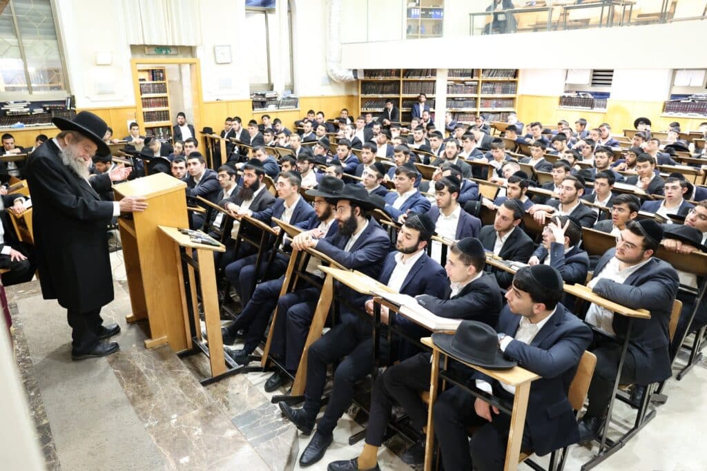 לקראת מתן תורה: חבר המועצת חיזק את בחורי הישיבה