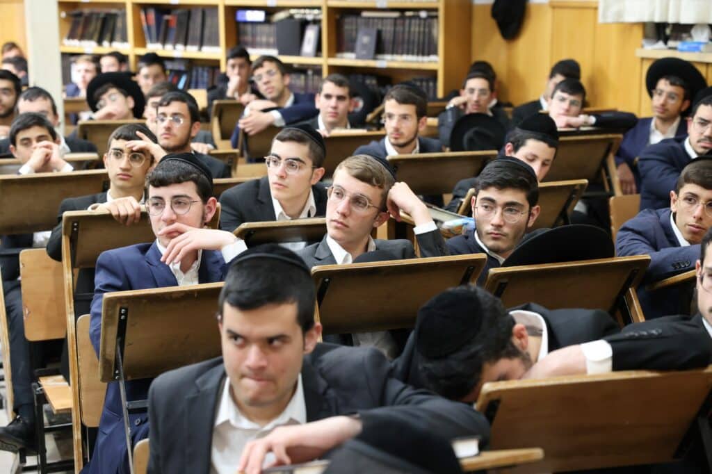 לקראת מתן תורה: חבר המועצת חיזק את בחורי הישיבה