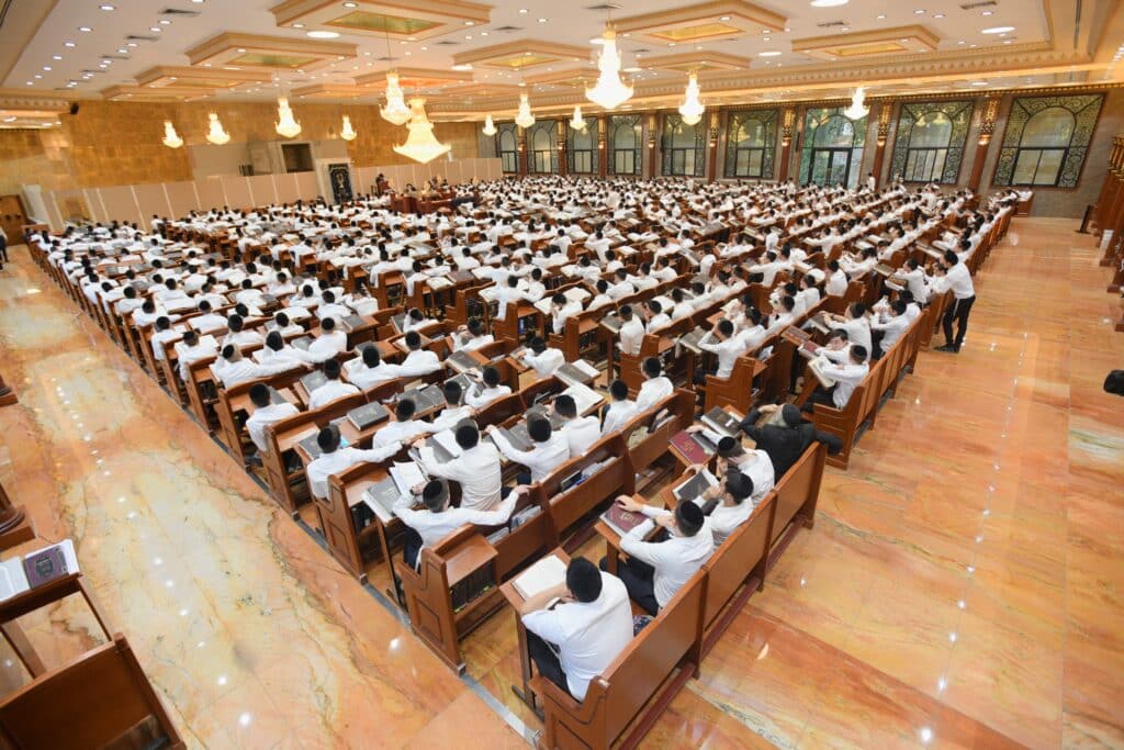 מרן הגר"ד לנדו: "צריכים להתחזק - רוצים לגזור עלינו נגד התורה"