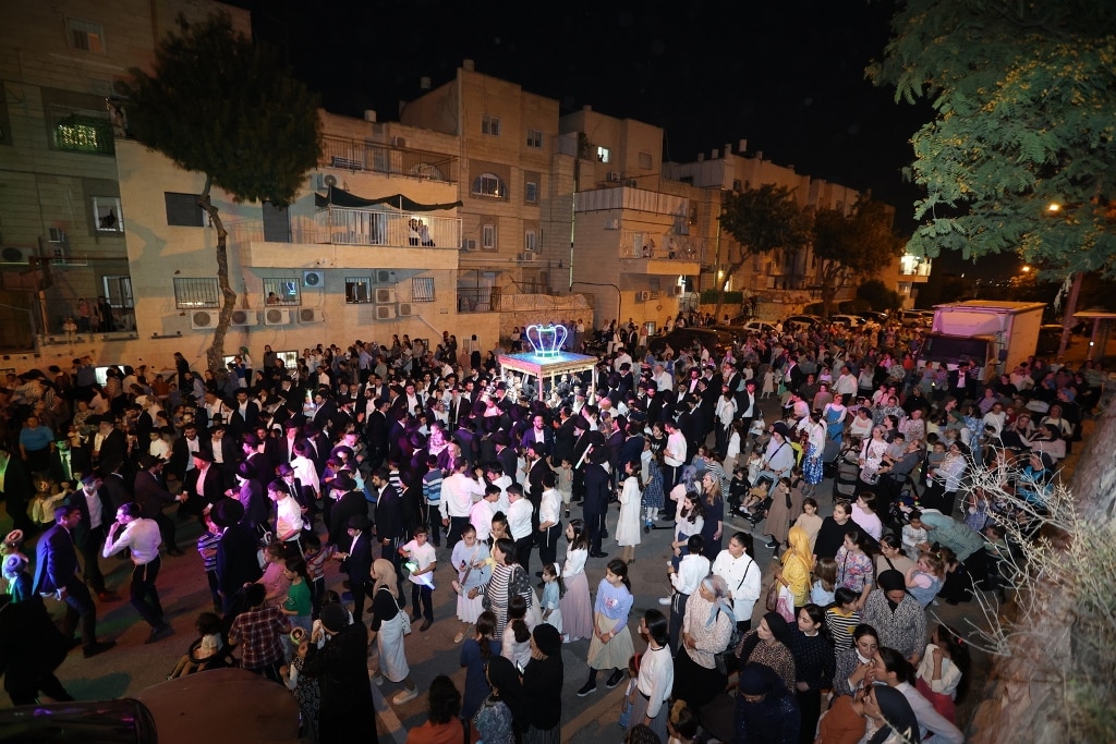 במעמד גדולי ישראל: ספר התורה הוכנס לזכר נשיא המועצת