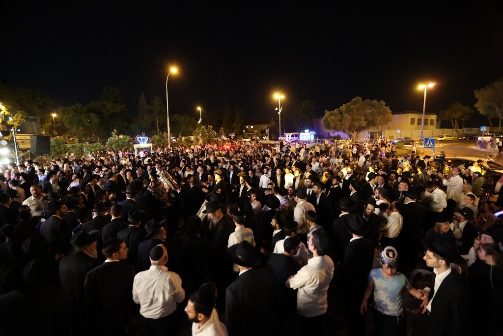 במעמד גדולי ישראל: ספר התורה הוכנס לזכר נשיא המועצת