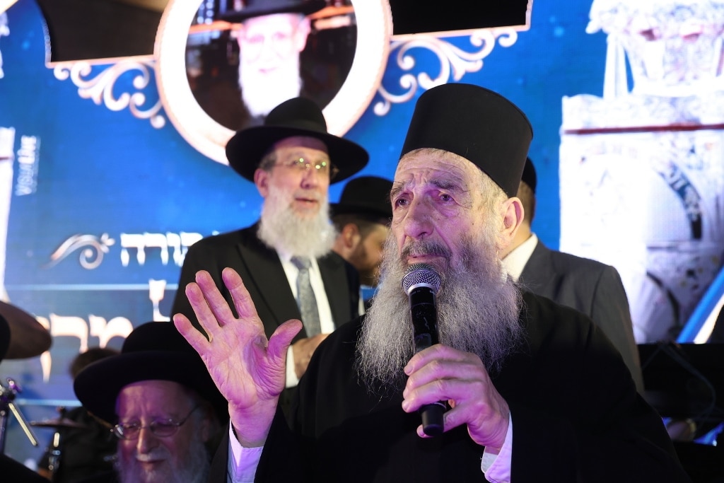 במעמד גדולי ישראל: ספר התורה הוכנס לזכר נשיא המועצת