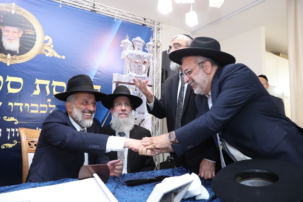 במעמד גדולי ישראל: ספר התורה הוכנס לזכר נשיא המועצת