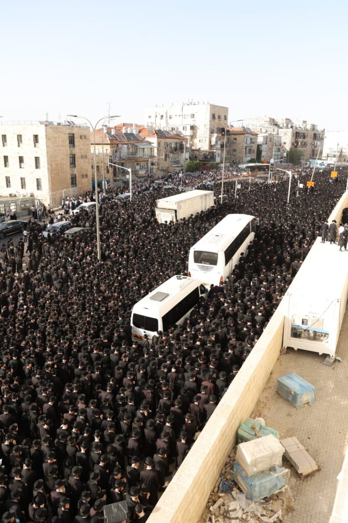 הלווית ההמונים: הרבנית הצדקנית מגור ע"ה הובאה למנוחות