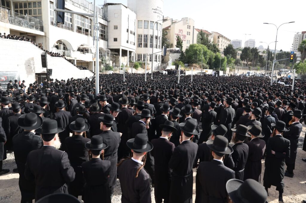הלווית ההמונים: הרבנית הצדקנית מגור ע"ה הובאה למנוחות
