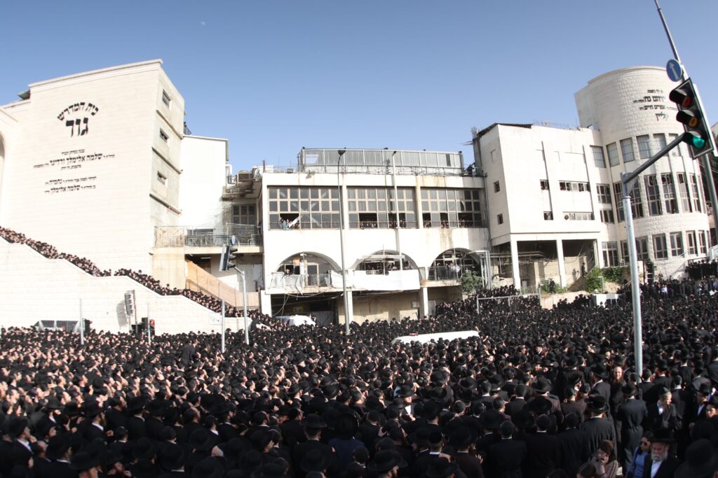 הלווית ההמונים: הרבנית הצדקנית מגור ע"ה הובאה למנוחות