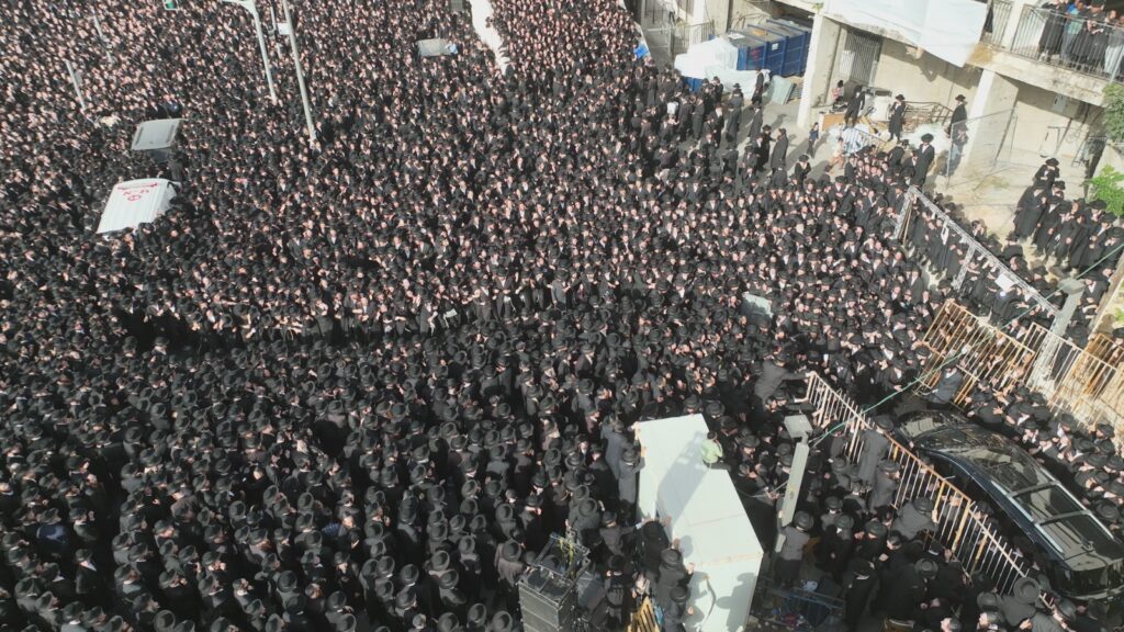 הלווית ההמונים: הרבנית הצדקנית מגור ע"ה הובאה למנוחות