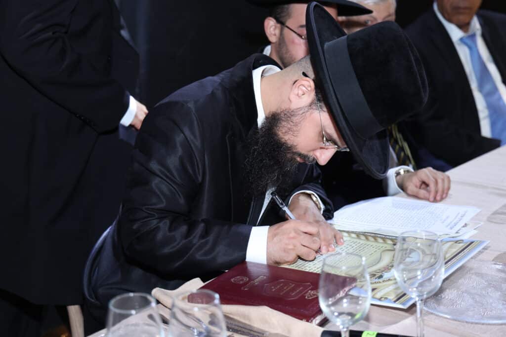 גלריה: בנו של הרב עזיז נישא לבת הרב בוהדנה