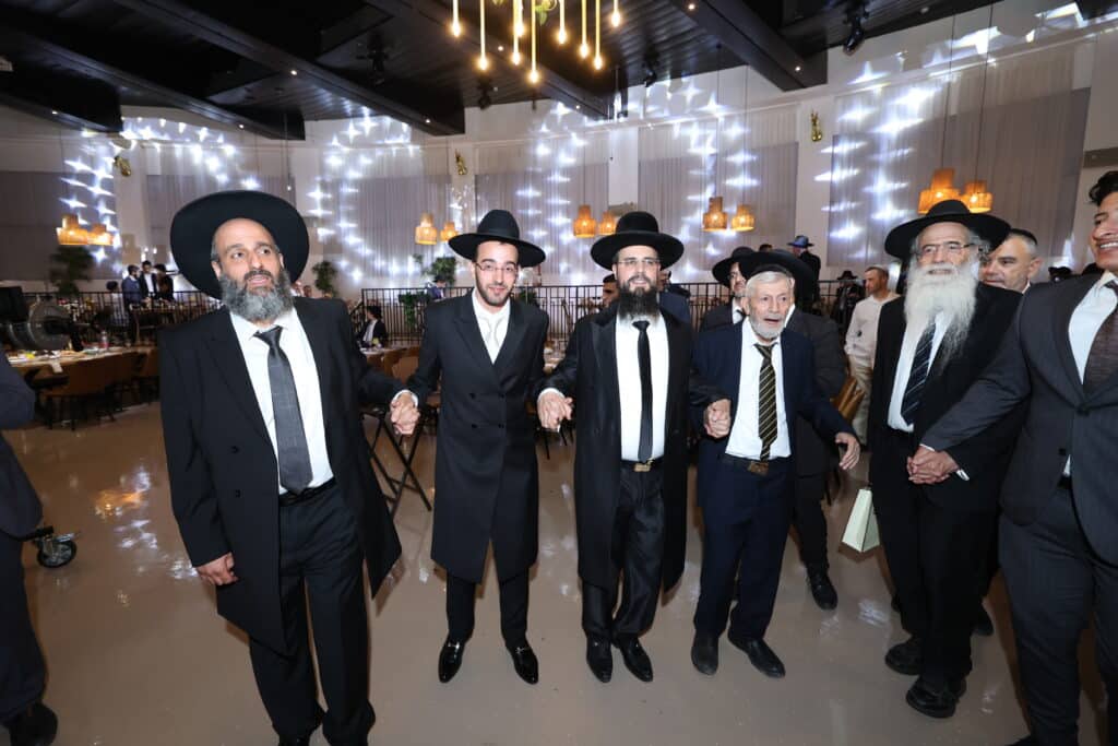 גלריה: בנו של הרב עזיז נישא לבת הרב בוהדנה