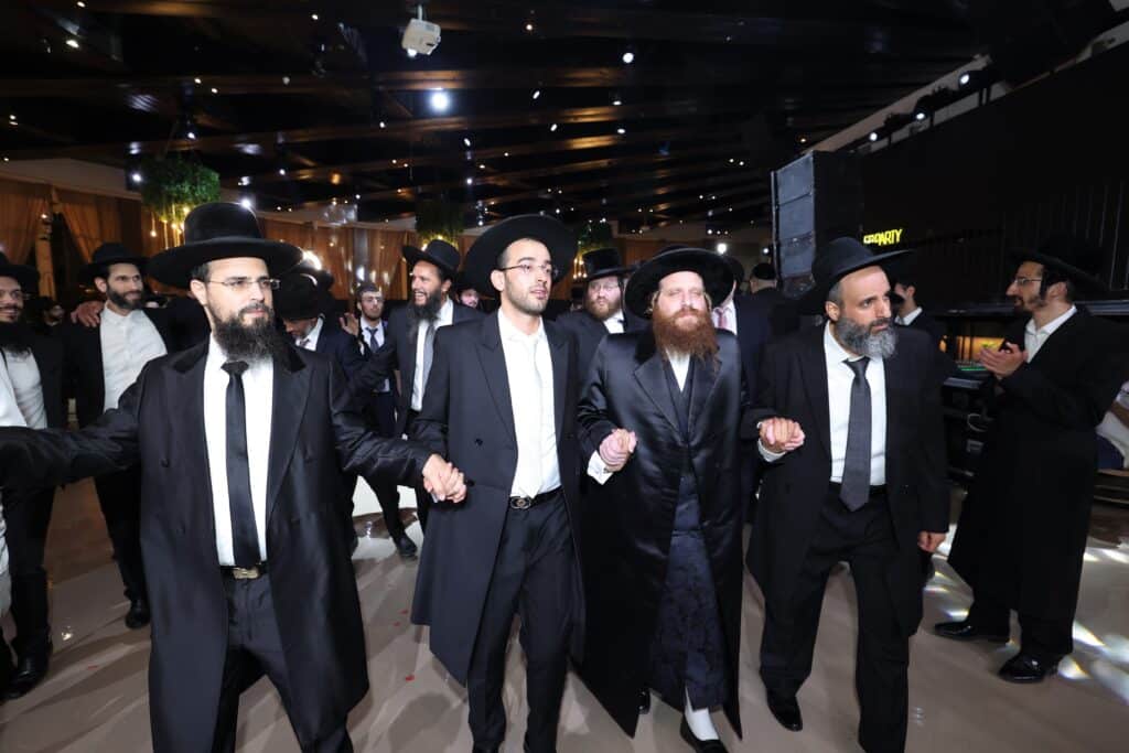 גלריה: בנו של הרב עזיז נישא לבת הרב בוהדנה