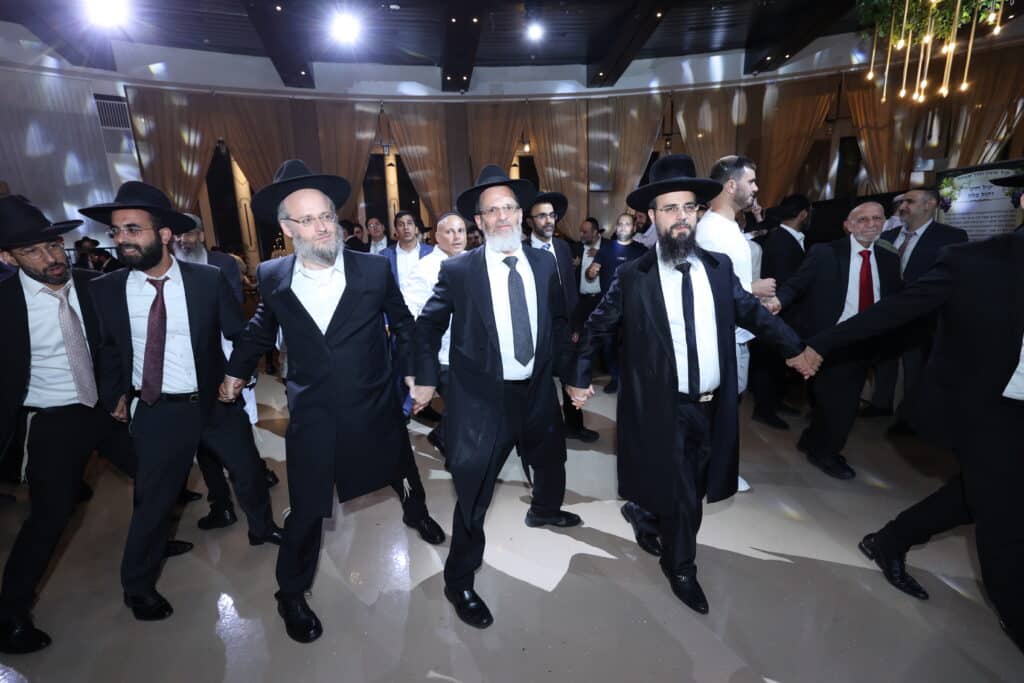 גלריה: בנו של הרב עזיז נישא לבת הרב בוהדנה