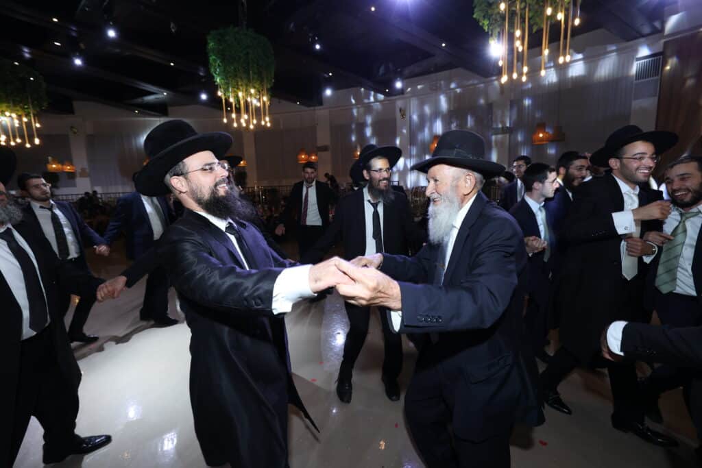 גלריה: בנו של הרב עזיז נישא לבת הרב בוהדנה