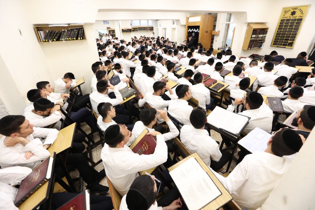 הכנה לקבלת התורה: מנהיגי עולם התורה ב'מאור התורה'