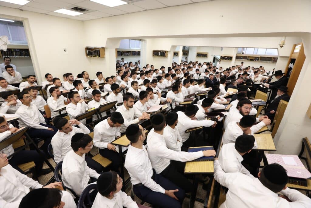 הכנה לקבלת התורה: מנהיגי עולם התורה ב'מאור התורה'