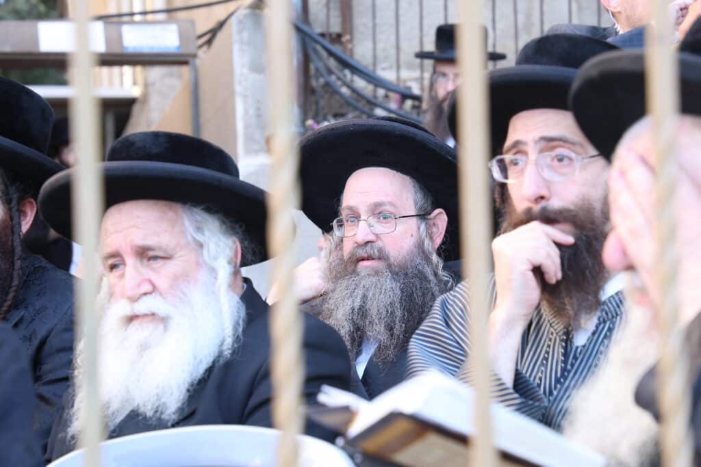 אלפים התכנסו בירושלים במחאה נגד גיוס בני הישיבות