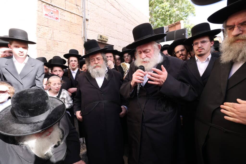 הלווית ההמונים: הרבנית הצדקנית מגור ע"ה הובאה למנוחות