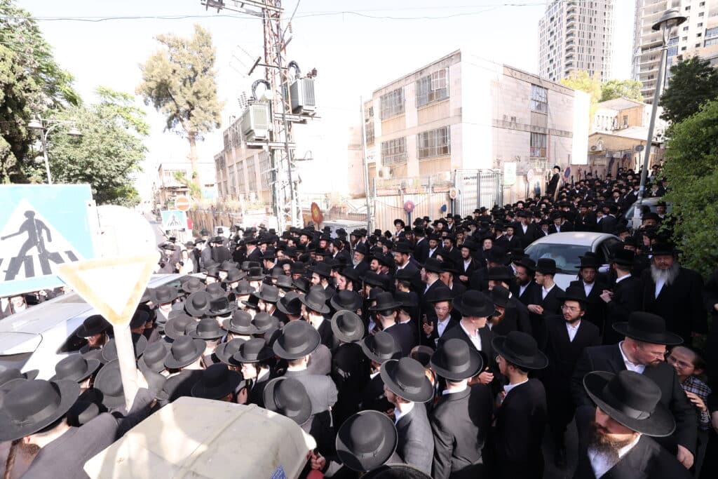 הלווית ההמונים: הרבנית הצדקנית מגור ע"ה הובאה למנוחות