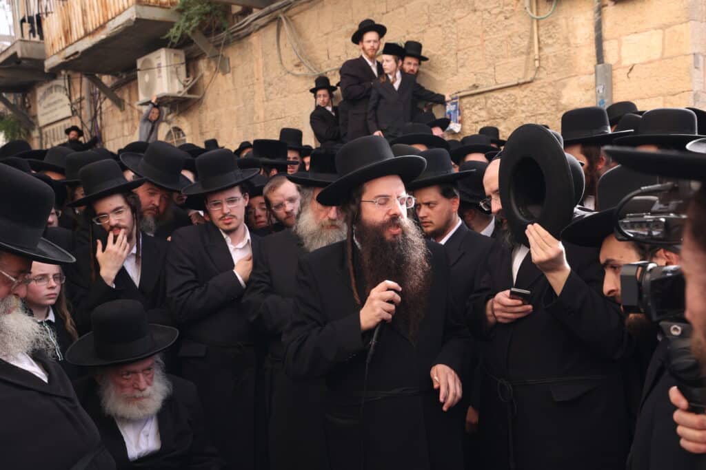 הלווית ההמונים: הרבנית הצדקנית מגור ע"ה הובאה למנוחות