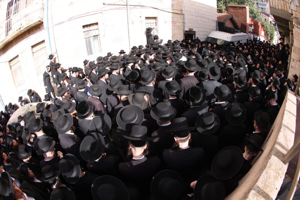 הלווית ההמונים: הרבנית הצדקנית מגור ע"ה הובאה למנוחות