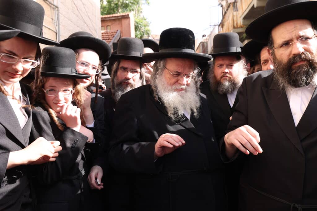 הלווית ההמונים: הרבנית הצדקנית מגור ע"ה הובאה למנוחות