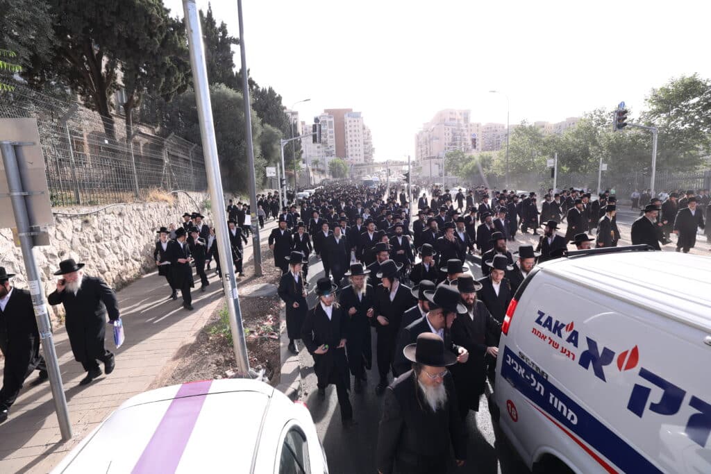 הלווית ההמונים: הרבנית הצדקנית מגור ע"ה הובאה למנוחות