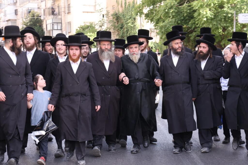 הלווית ההמונים: הרבנית הצדקנית מגור ע"ה הובאה למנוחות