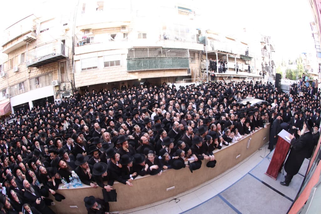 הלווית ההמונים: הרבנית הצדקנית מגור ע"ה הובאה למנוחות