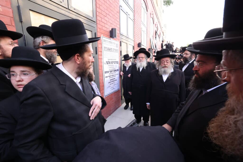 הלווית ההמונים: הרבנית הצדקנית מגור ע"ה הובאה למנוחות