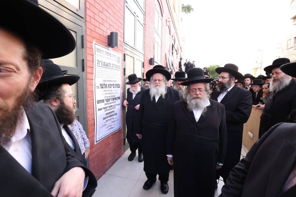 הלווית ההמונים: הרבנית הצדקנית מגור ע"ה הובאה למנוחות