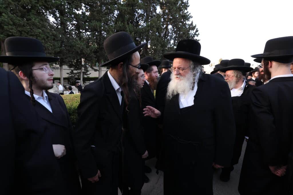 הלווית ההמונים: הרבנית הצדקנית מגור ע"ה הובאה למנוחות