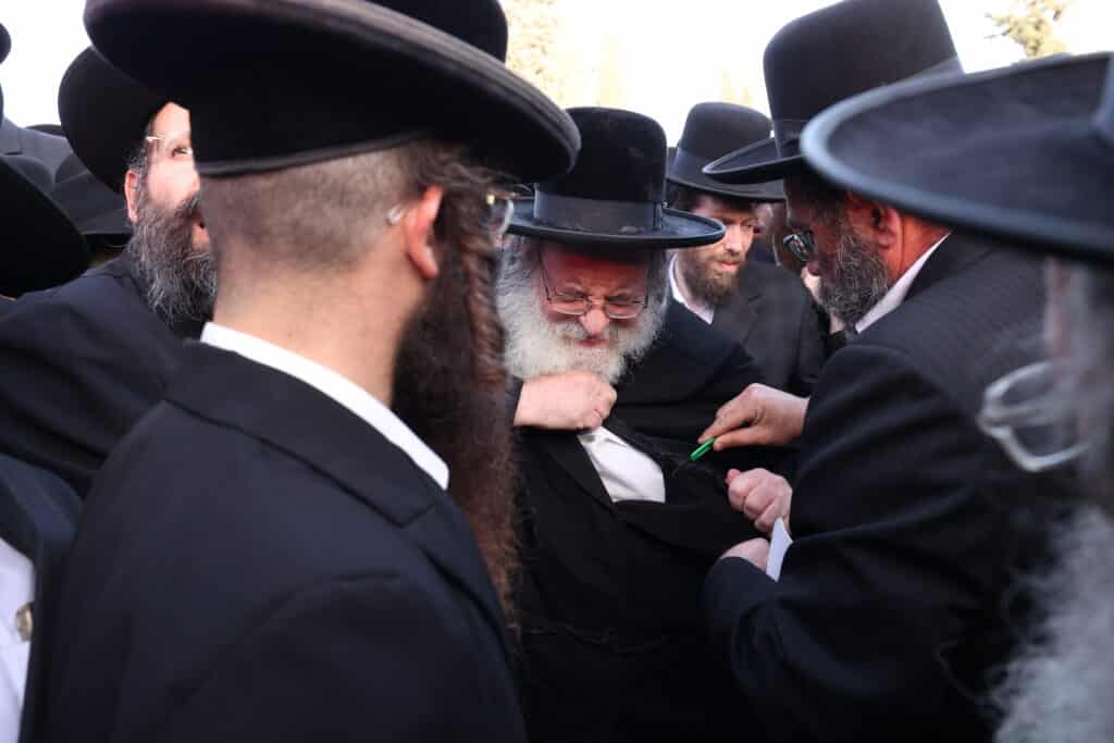 הלווית ההמונים: הרבנית הצדקנית מגור ע"ה הובאה למנוחות