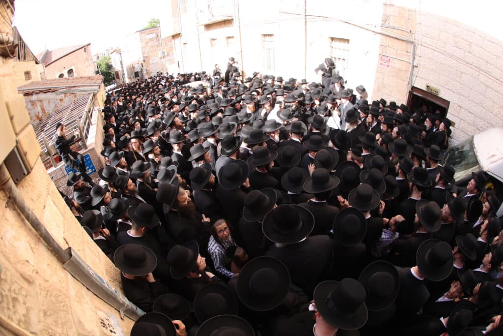 הלווית ההמונים: הרבנית הצדקנית מגור ע"ה הובאה למנוחות