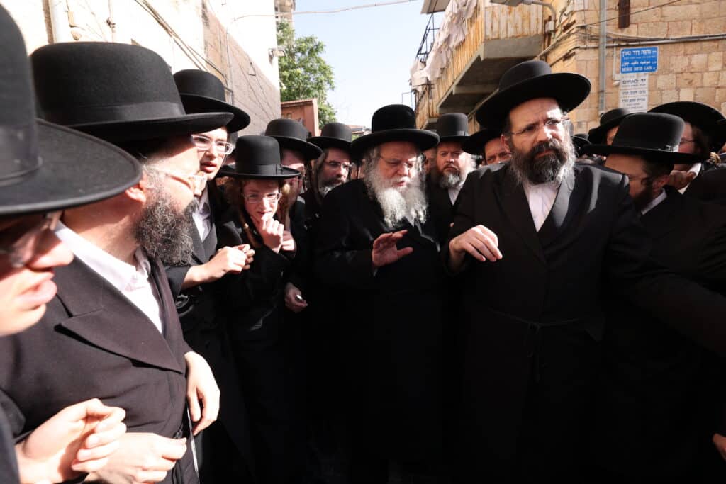 הלווית ההמונים: הרבנית הצדקנית מגור ע"ה הובאה למנוחות