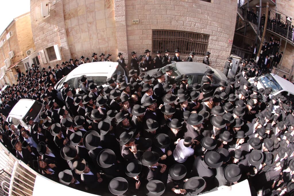 הלווית ההמונים: הרבנית הצדקנית מגור ע"ה הובאה למנוחות