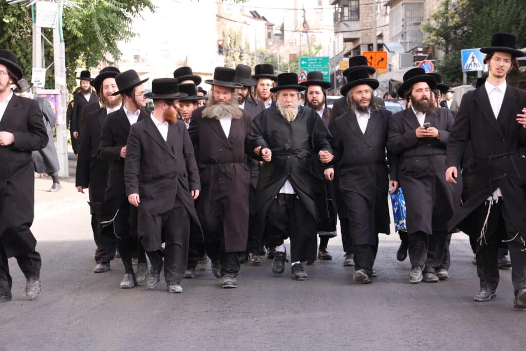 הלווית ההמונים: הרבנית הצדקנית מגור ע"ה הובאה למנוחות