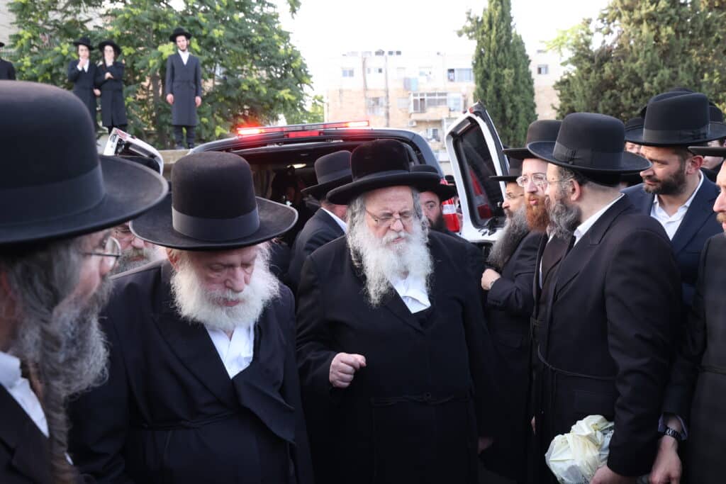 הלווית ההמונים: הרבנית הצדקנית מגור ע"ה הובאה למנוחות