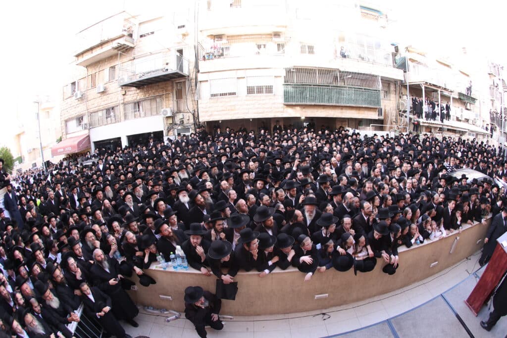 הלווית ההמונים: הרבנית הצדקנית מגור ע"ה הובאה למנוחות