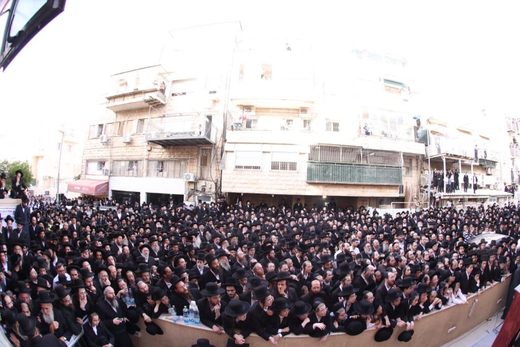 הלווית ההמונים: הרבנית הצדקנית מגור ע"ה הובאה למנוחות