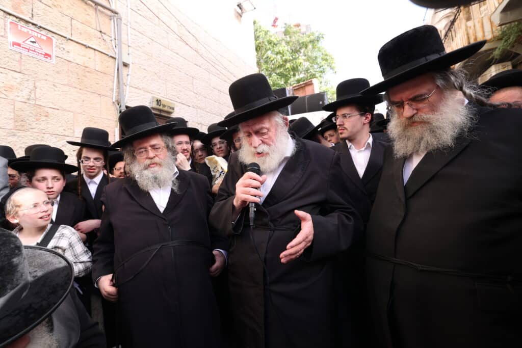 הלווית ההמונים: הרבנית הצדקנית מגור ע"ה הובאה למנוחות