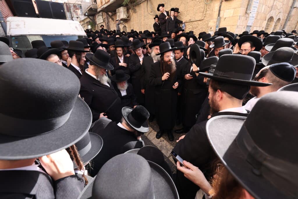 הלווית ההמונים: הרבנית הצדקנית מגור ע"ה הובאה למנוחות